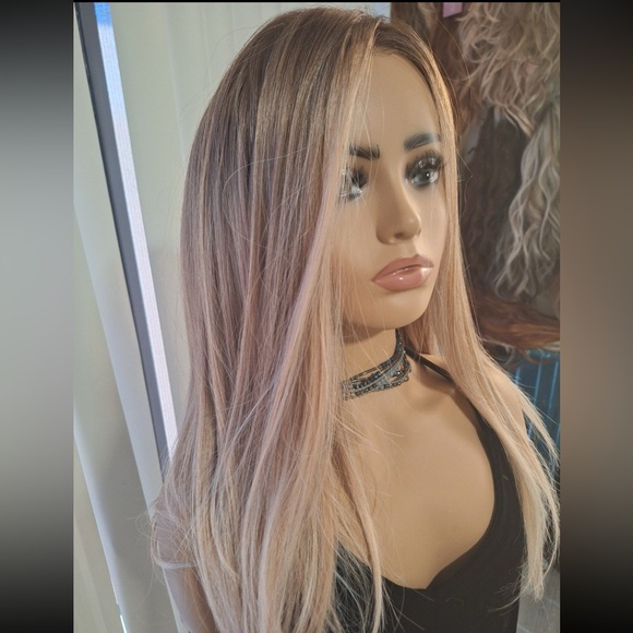 Chelsey Smith crowns Apricot blend Phaedra long wig lace front - Picture 2 of 8